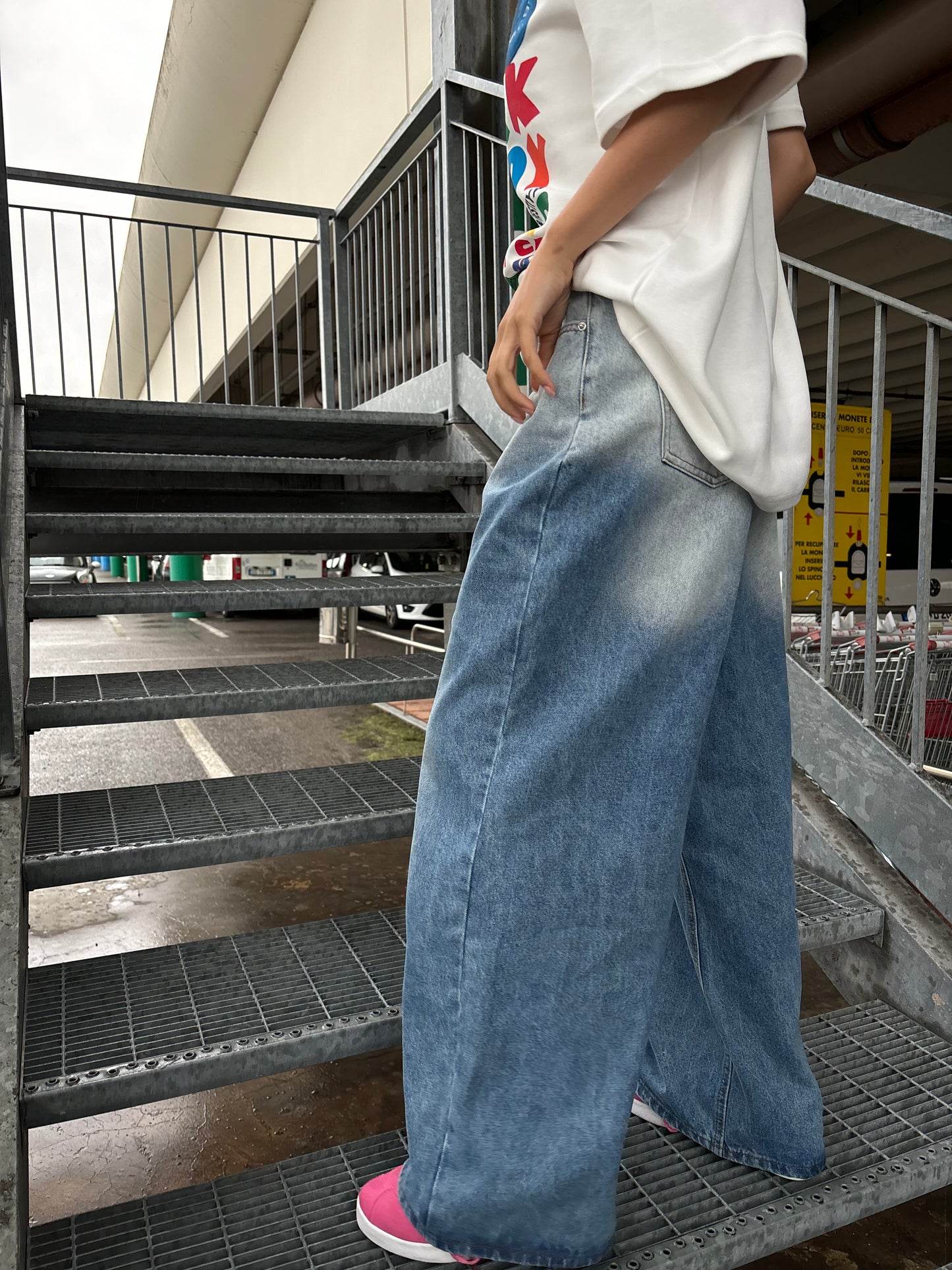 Washed wide leg jeans