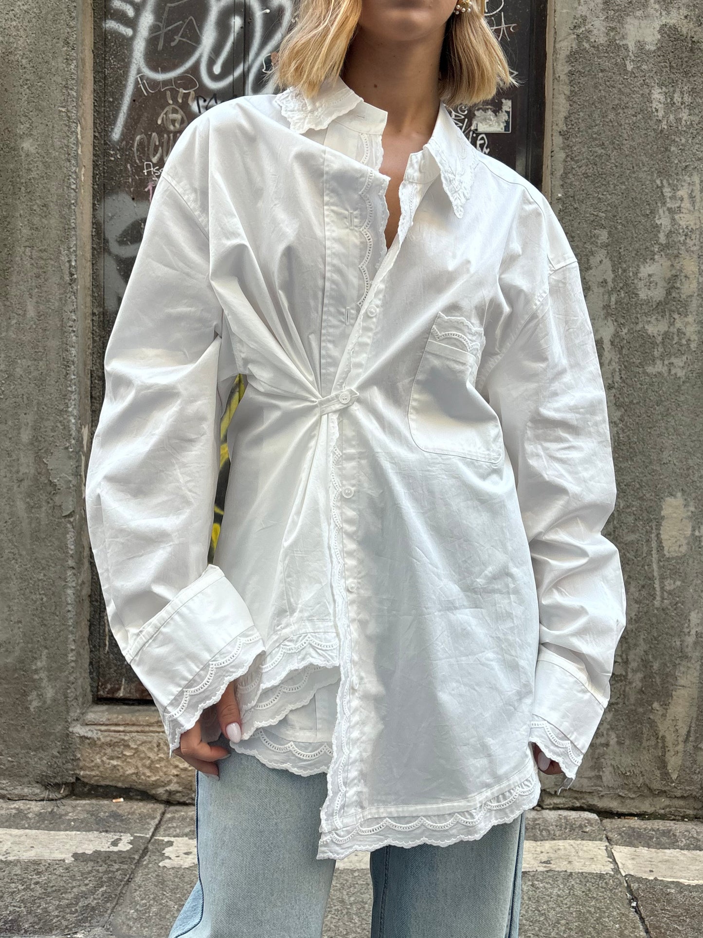 Oversized shirt in cotton and broderie anglaise