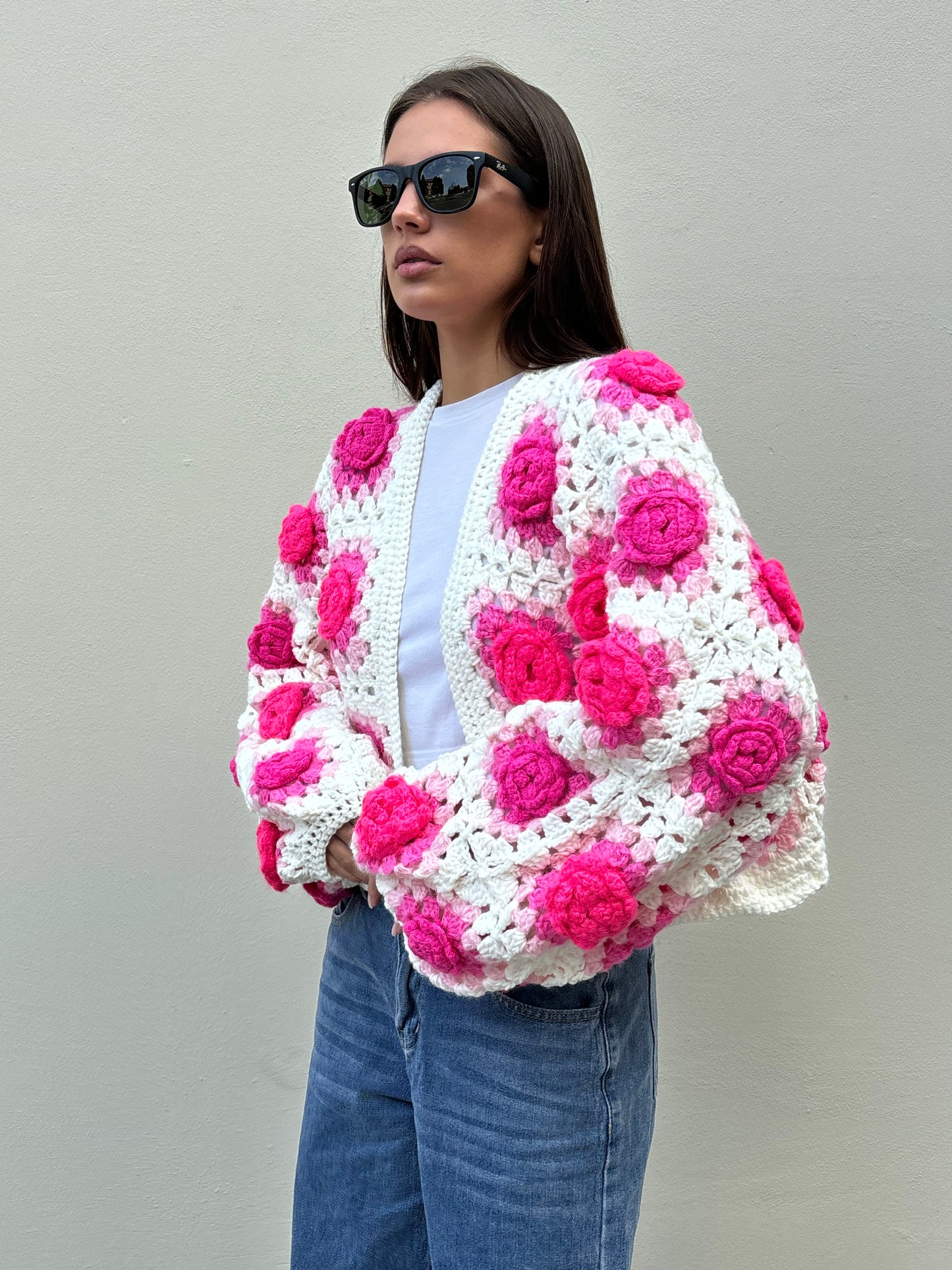 Cardigan roses crochet