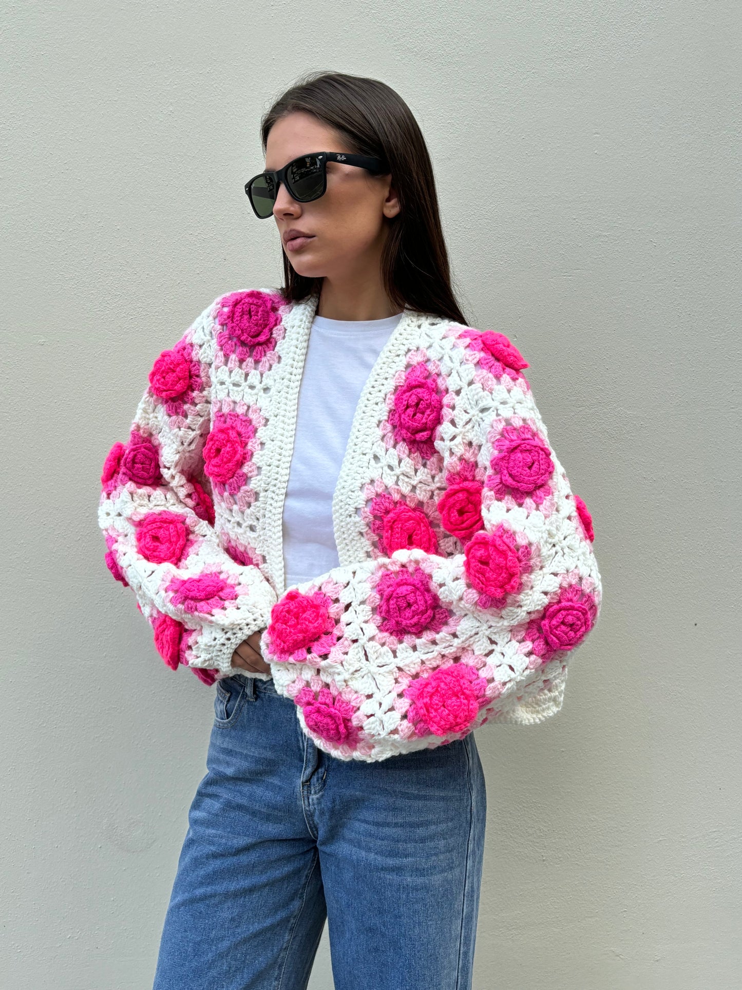 Cardigan roses crochet