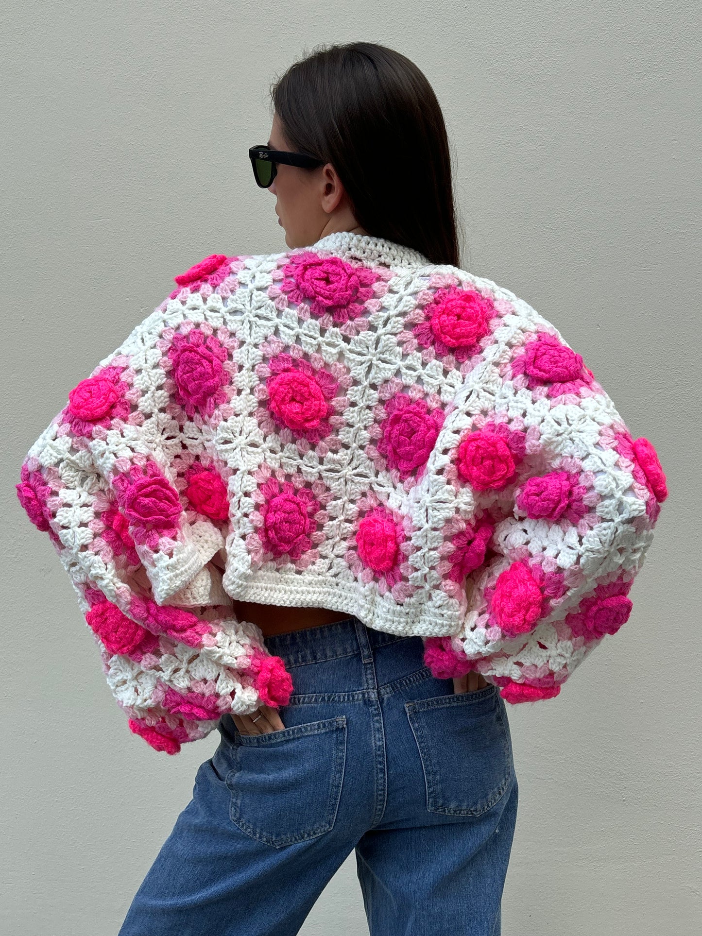 Cardigan roses crochet