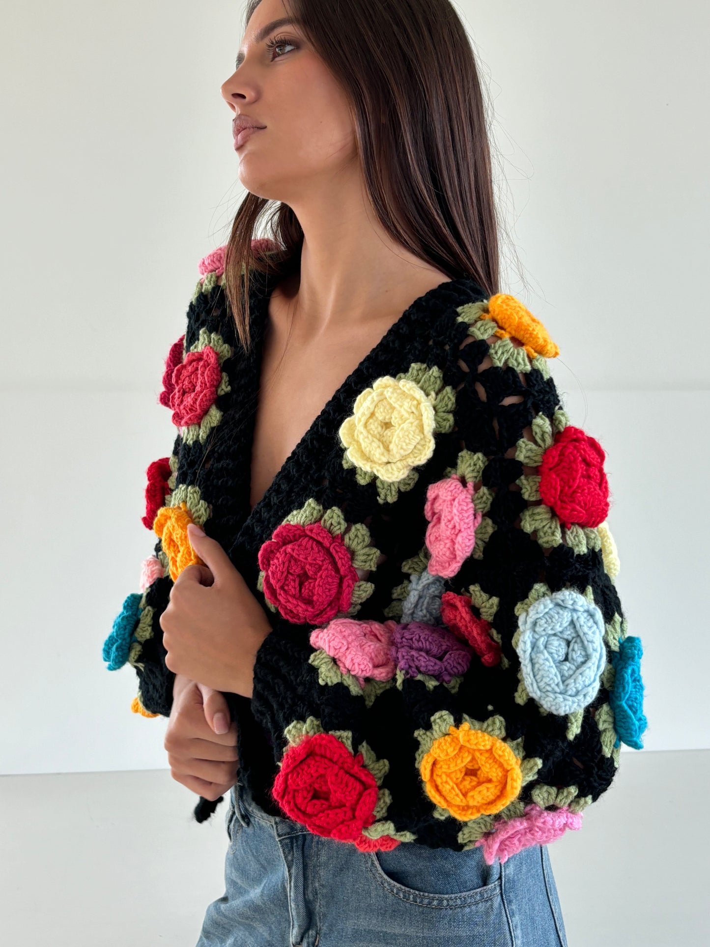 Cardigan roses crochet
