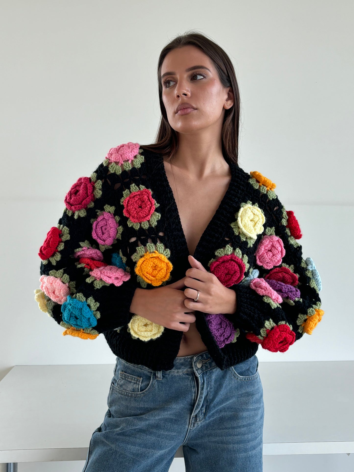 Cardigan roses crochet