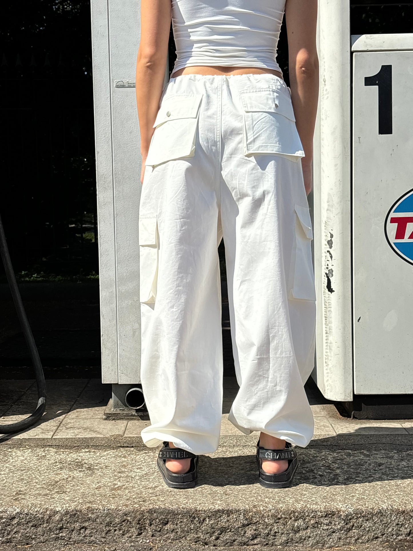 Canvas cargo with drawstring