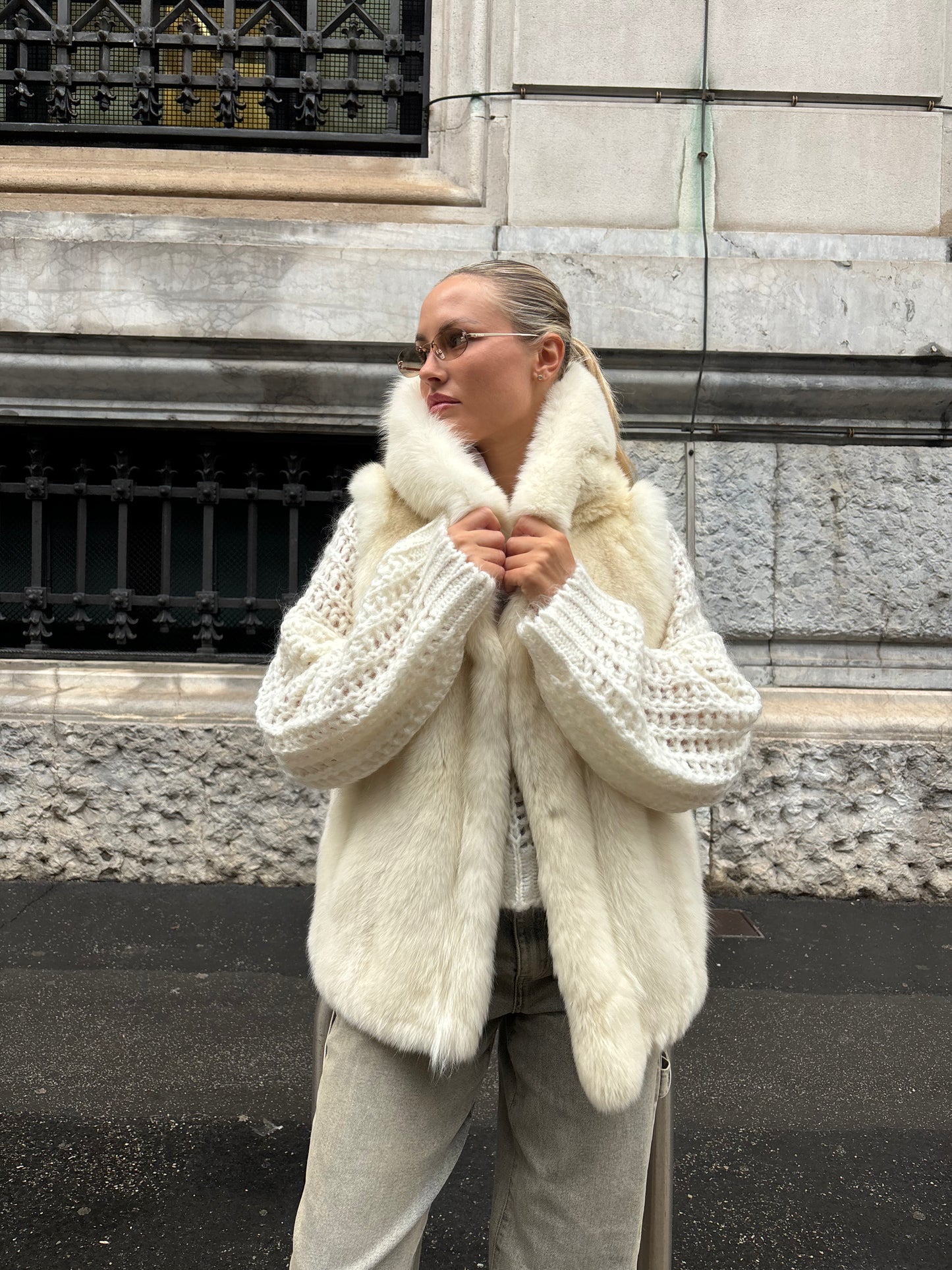 Gilet di volpe con cappuccio