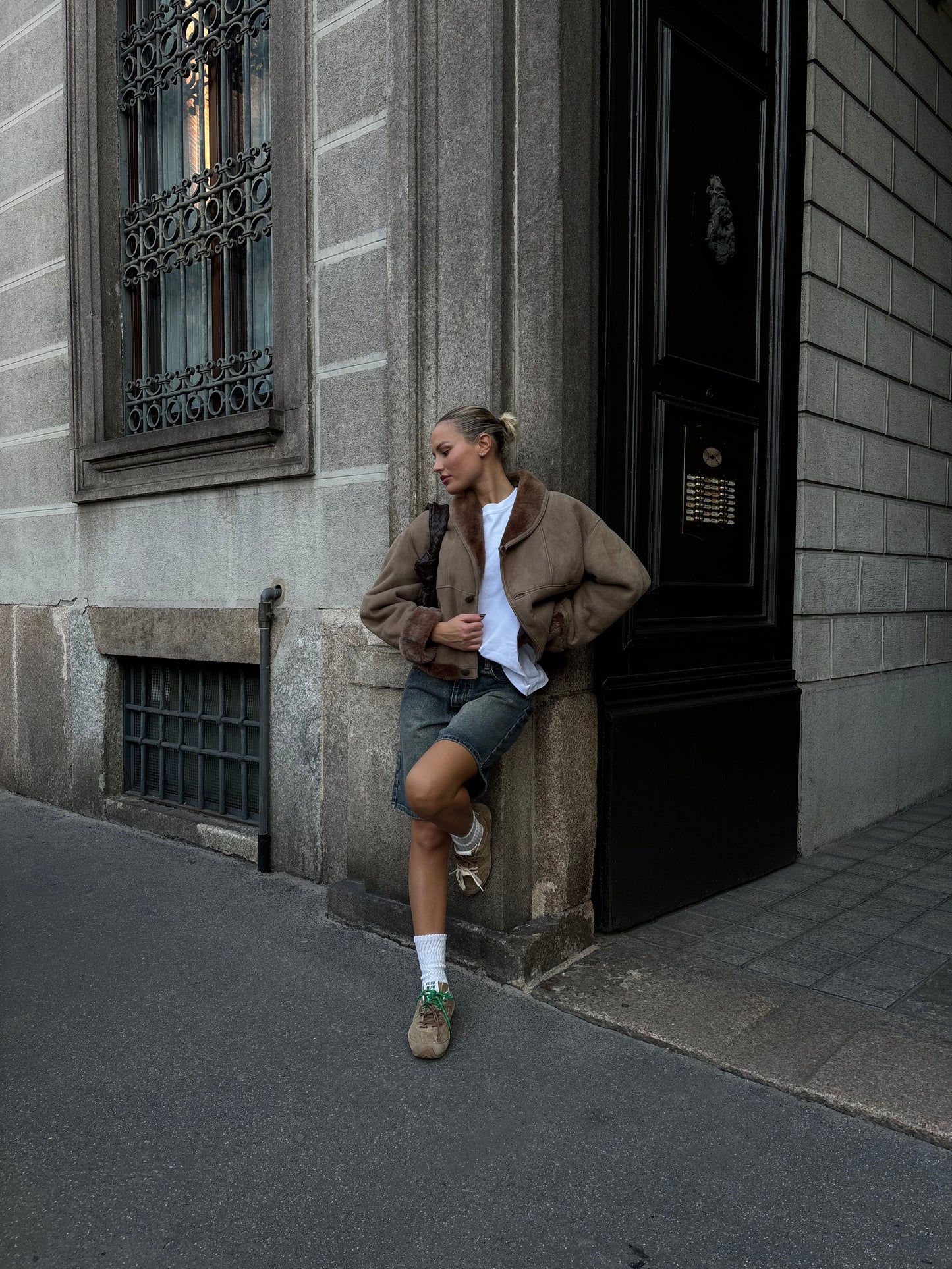 Montone beige crop