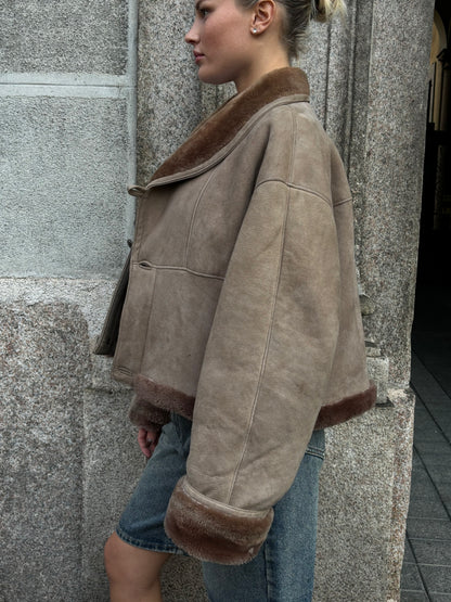 Montone beige crop