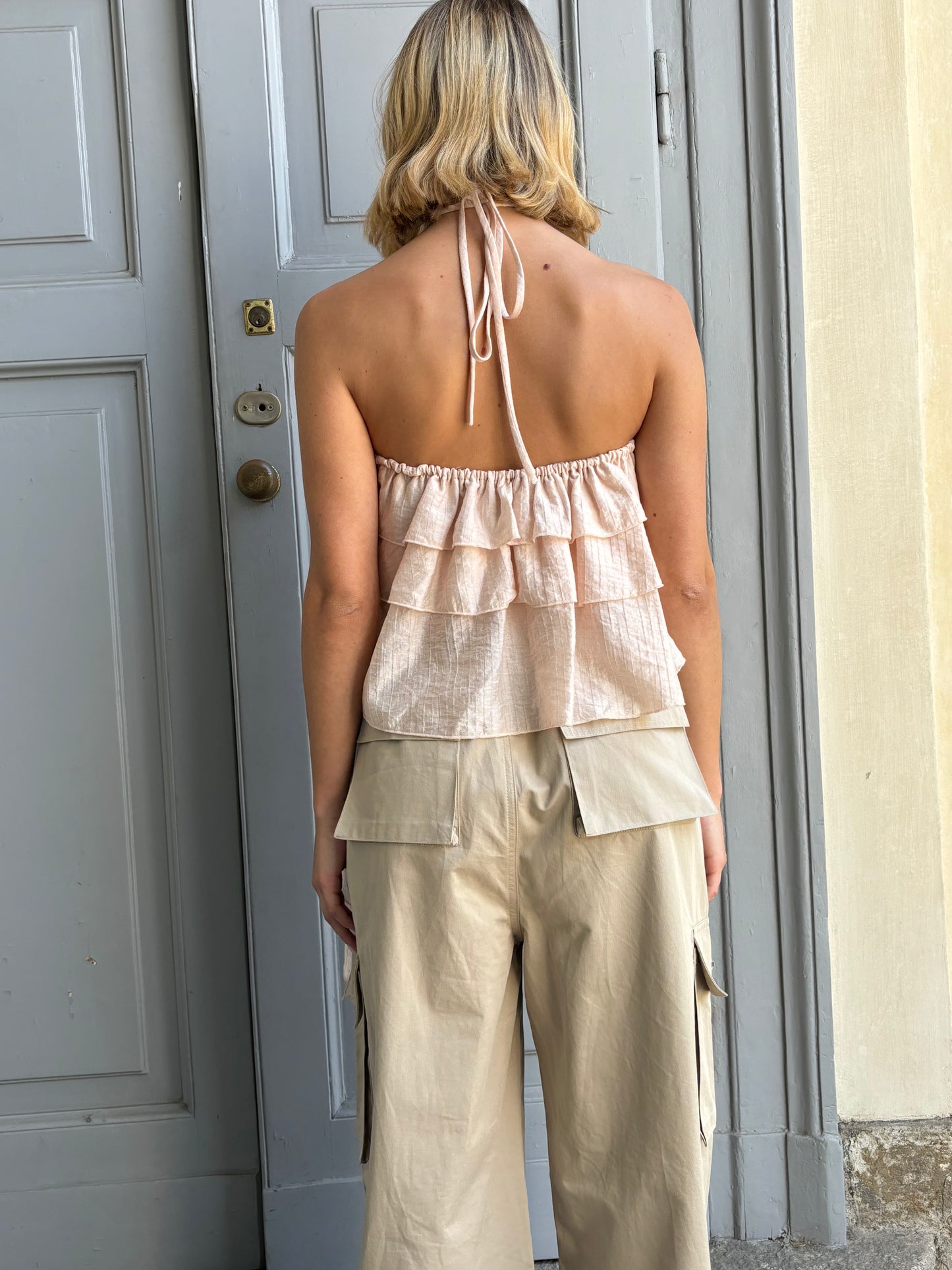 Halter top con rouches