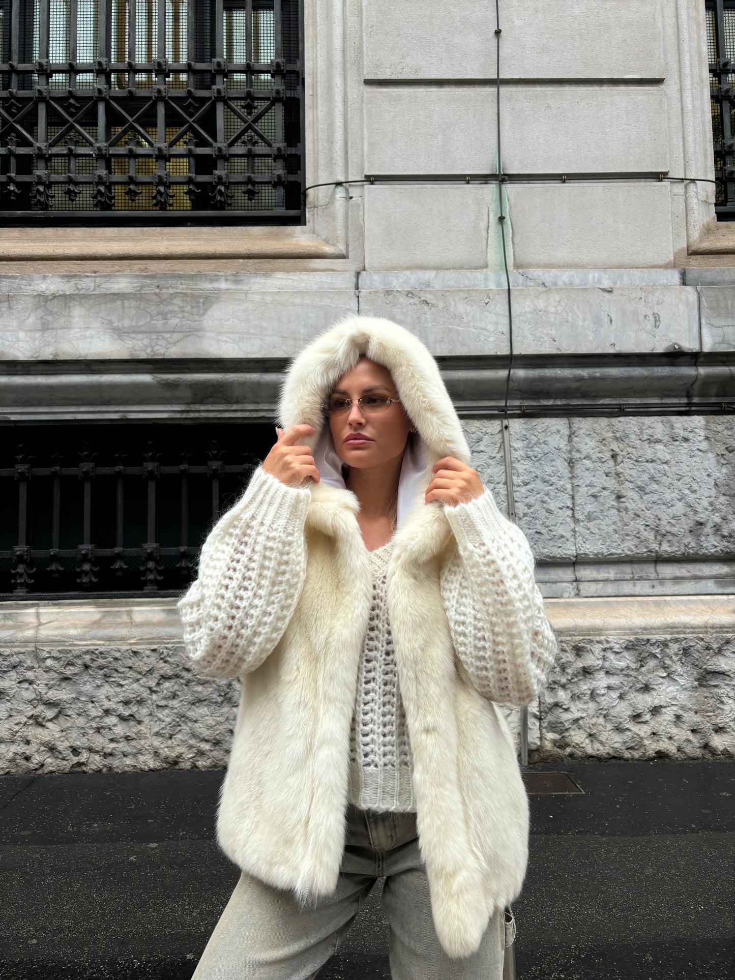 Gilet di volpe con cappuccio